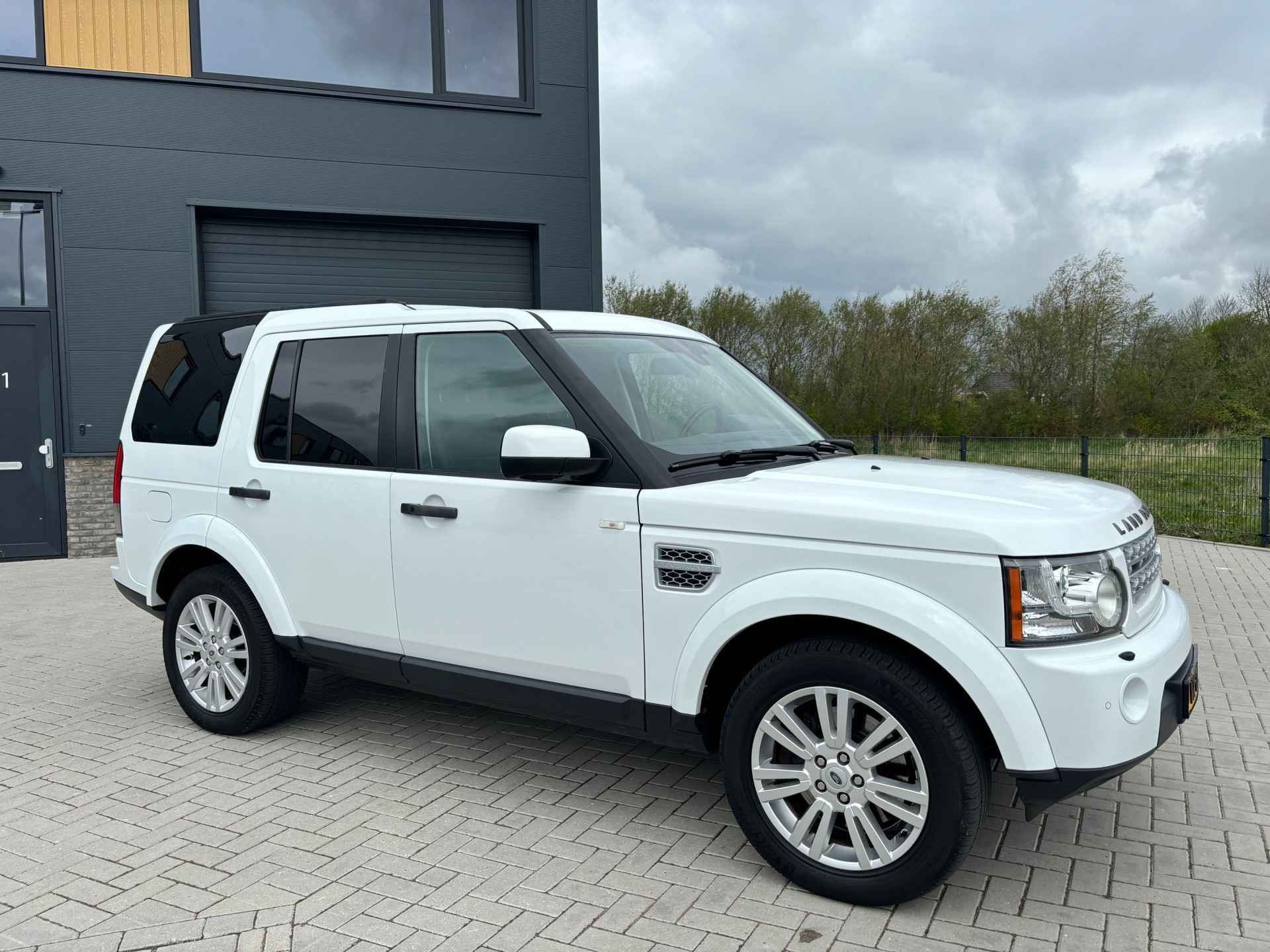 Land Rover Discovery3.0 TDV6 HSE 19617353_3