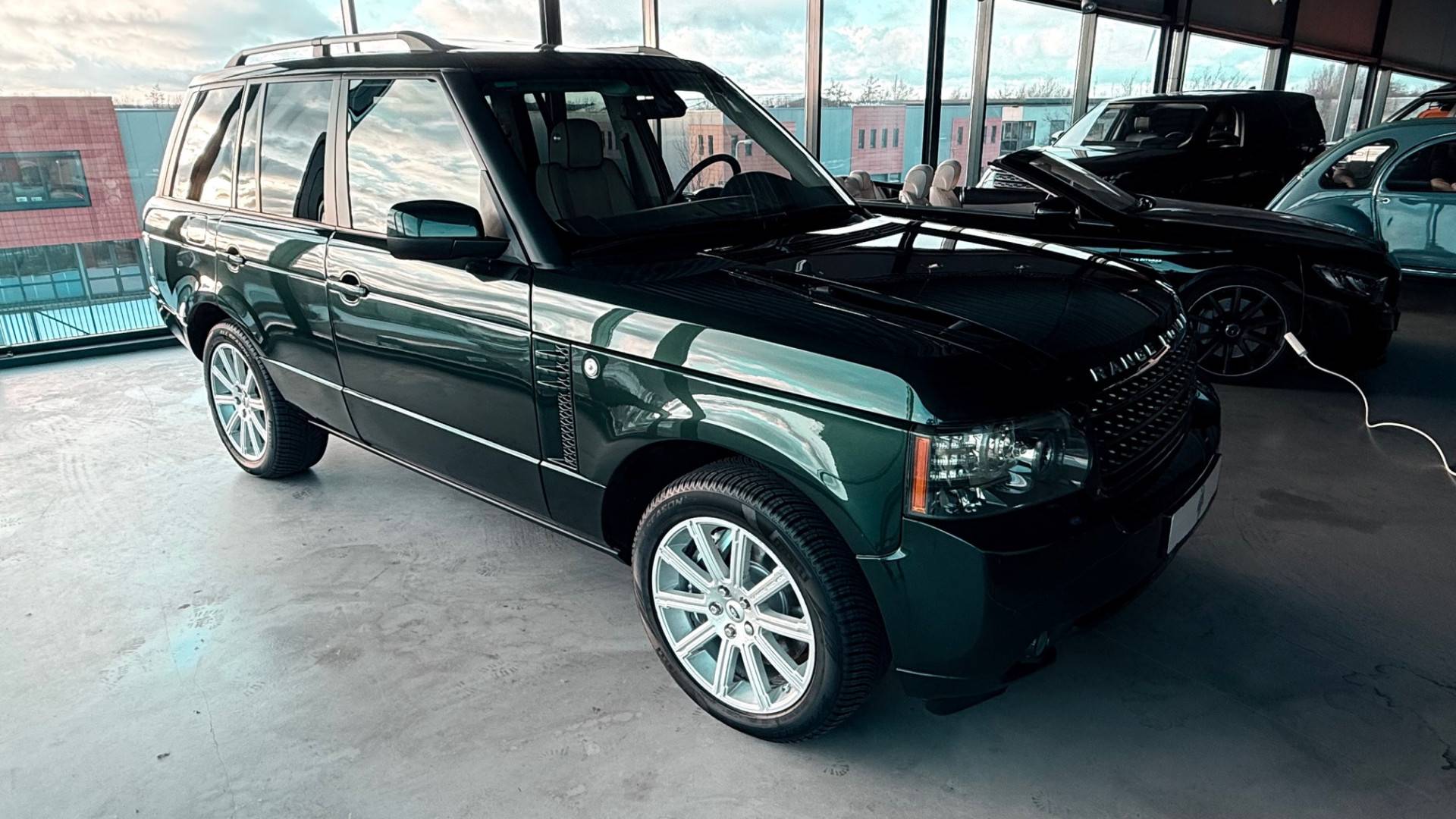 Land Rover Range Rover 5.0 V8 Supercharged 485984376-2