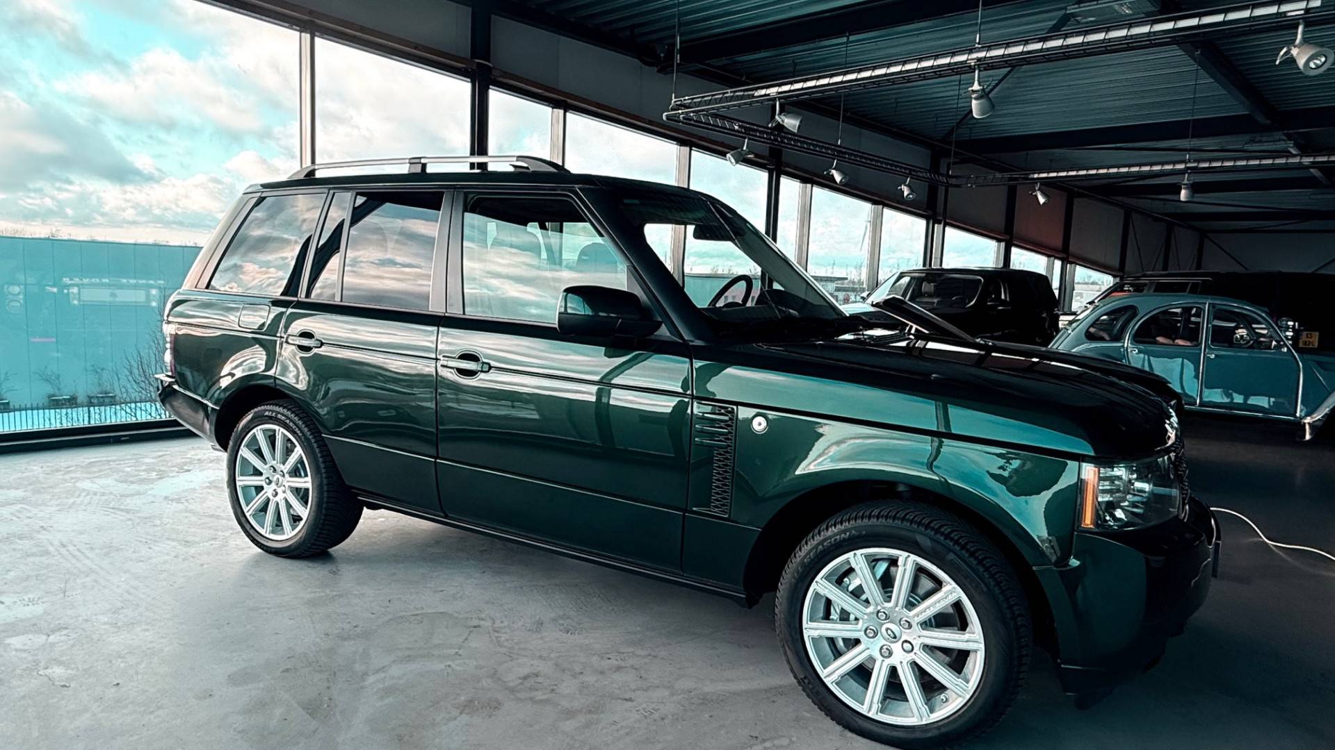 Land Rover Range Rover 5.0 V8 Supercharged 485984376-3