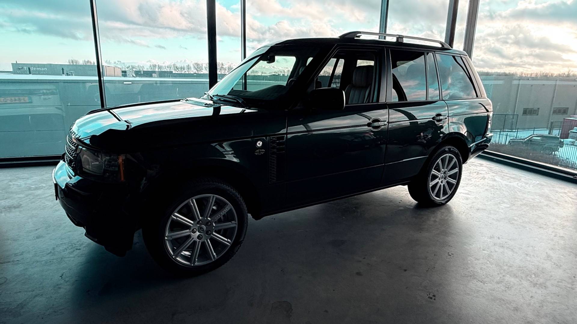 Land Rover Range Rover 5.0 V8 Supercharged 485984376-7