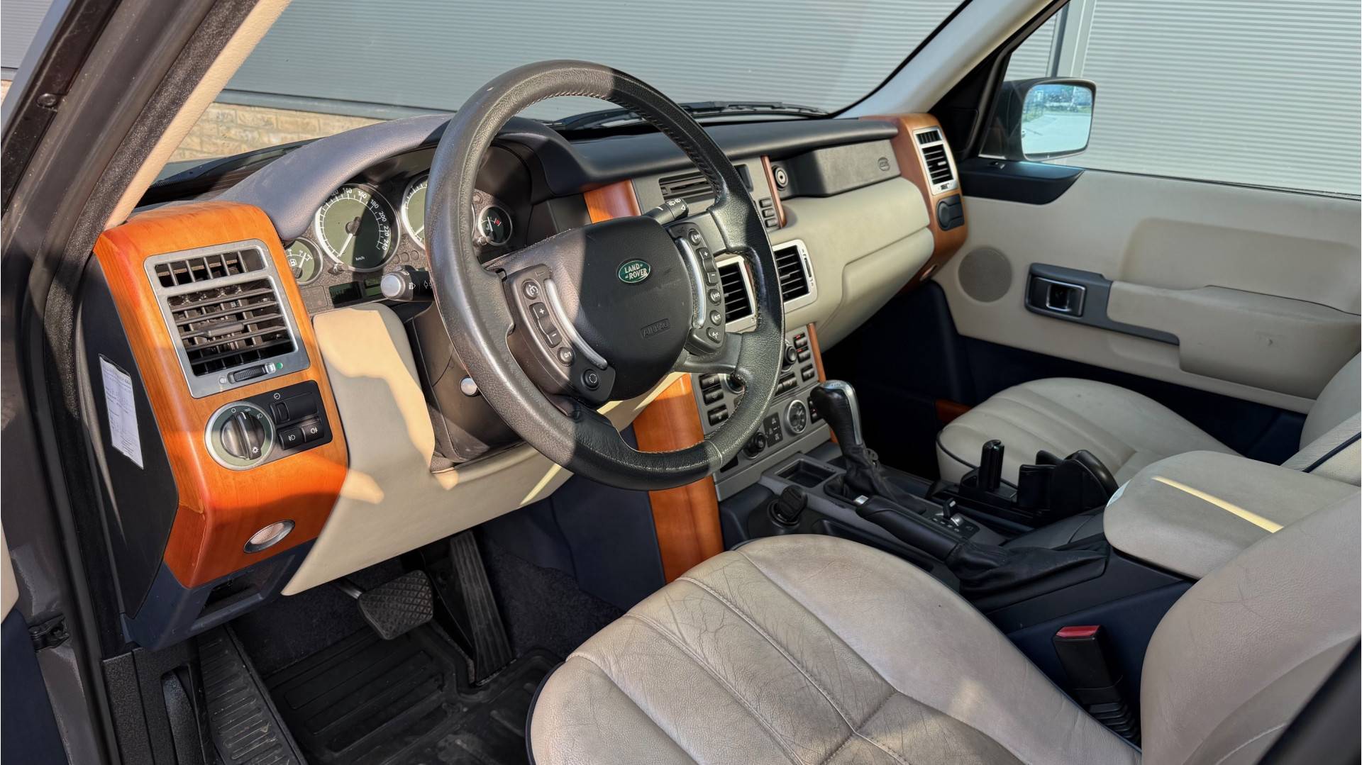 LR Range Rover 4.4 V8 HSE 911232603-7