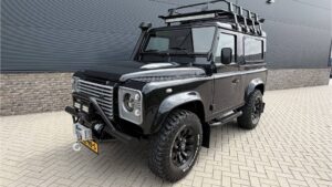 Land Rover Defender 90 X-tech zwart 173564173-1