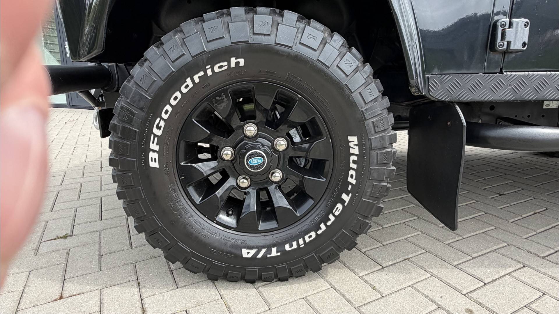 Land Rover Defender 90 X-tech zwart 173564173-6