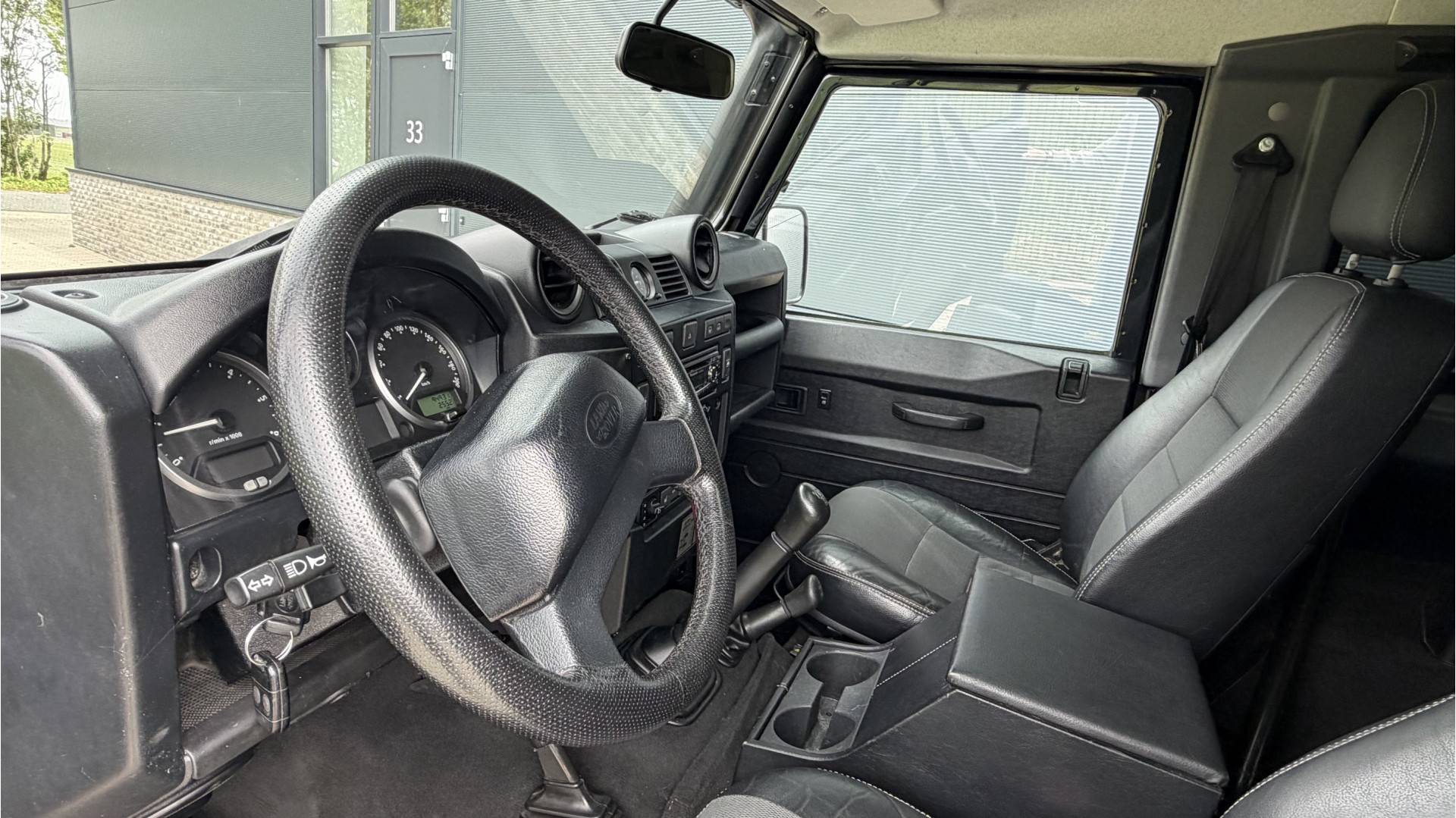 Land Rover Defender 90 X-tech zwart 173564173-7