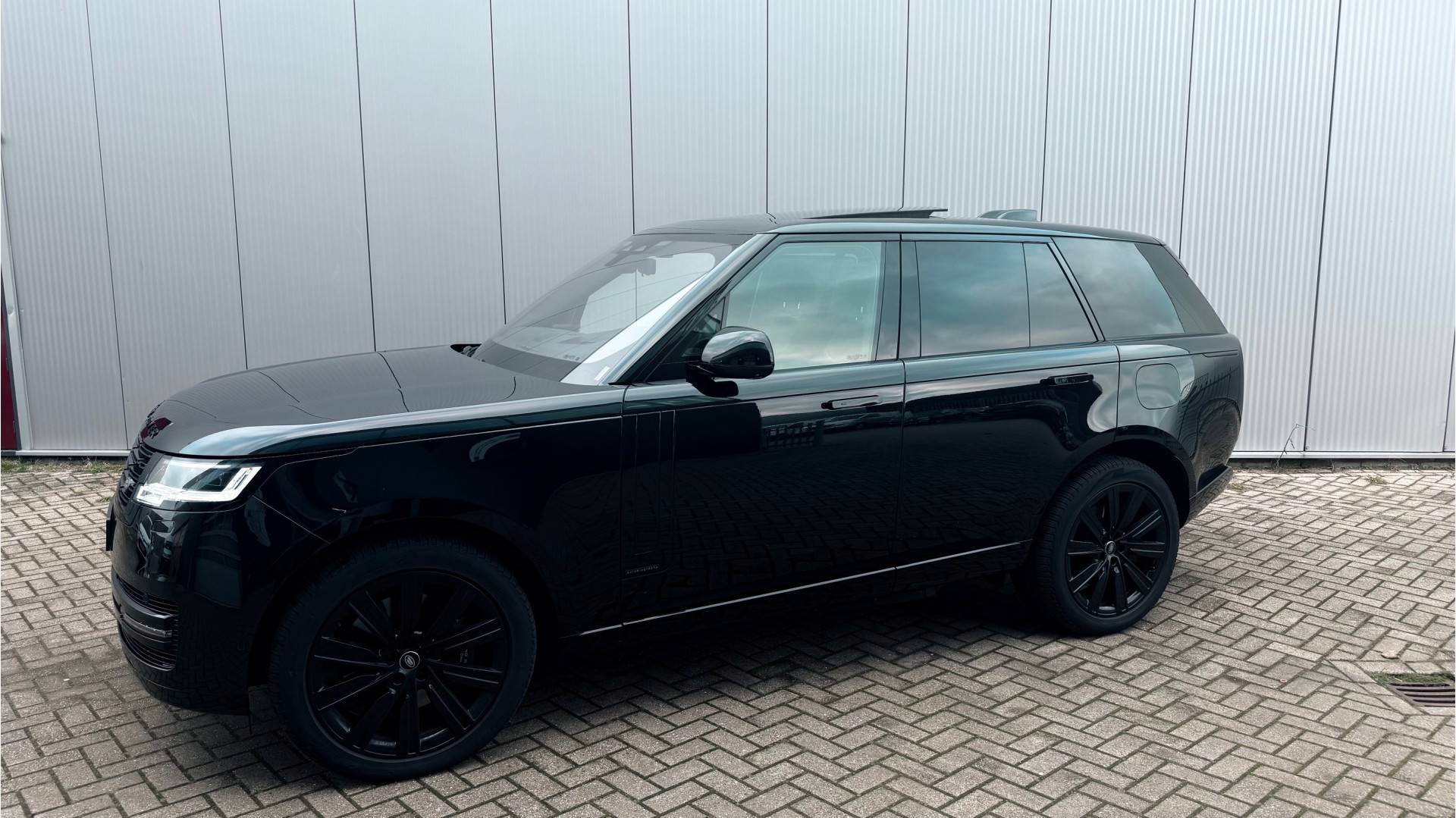 land rover range rover 3.0 P440e Autobiography PHEV Approved 148167949-2