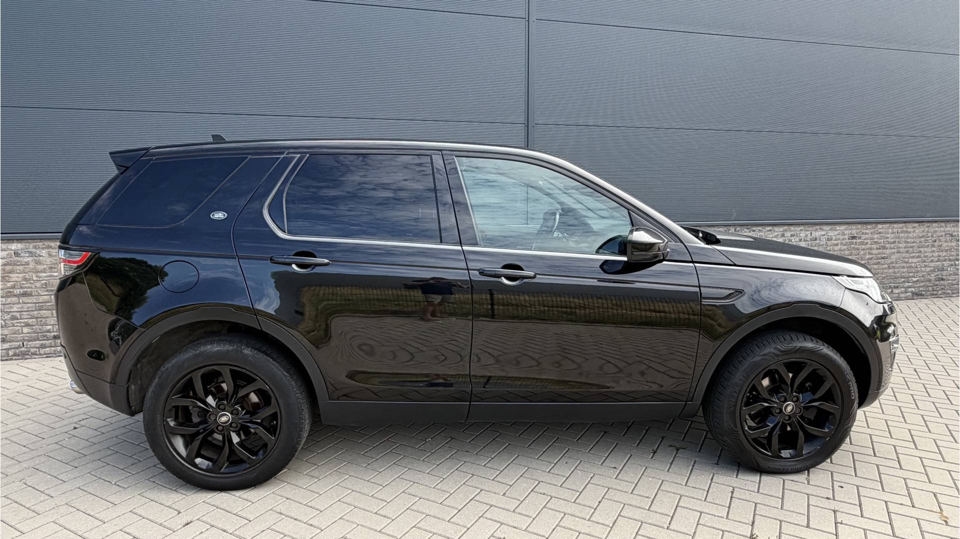 Land Rover Discovery Sport 2.0 TD4 HSE Luxury 257161950-11
