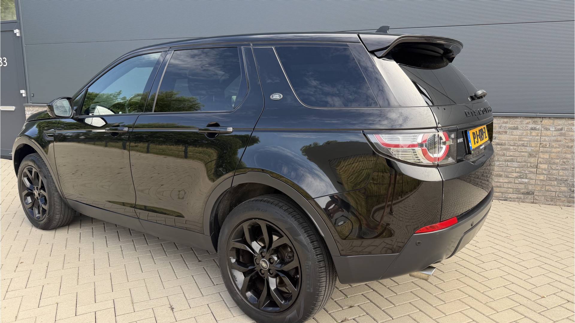Land Rover Discovery Sport 2.0 TD4 HSE Luxury 257161950-9